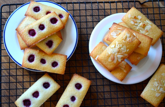 Plain and raspberry financiers